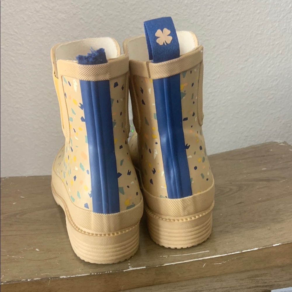 Lucky Brand Reigney 8 - Picture 2 of 6